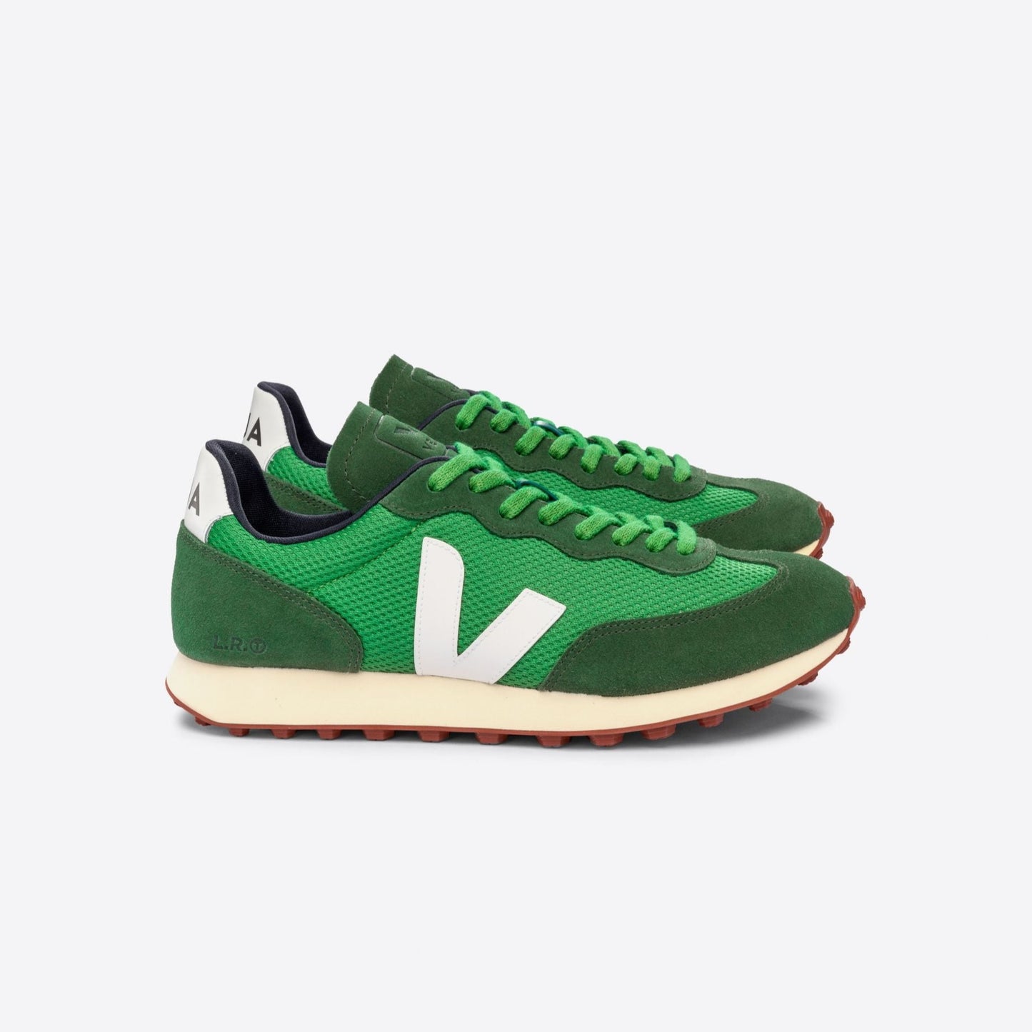 VEJA Rio Bronca Alveomesh Sneakers | Emeraude White