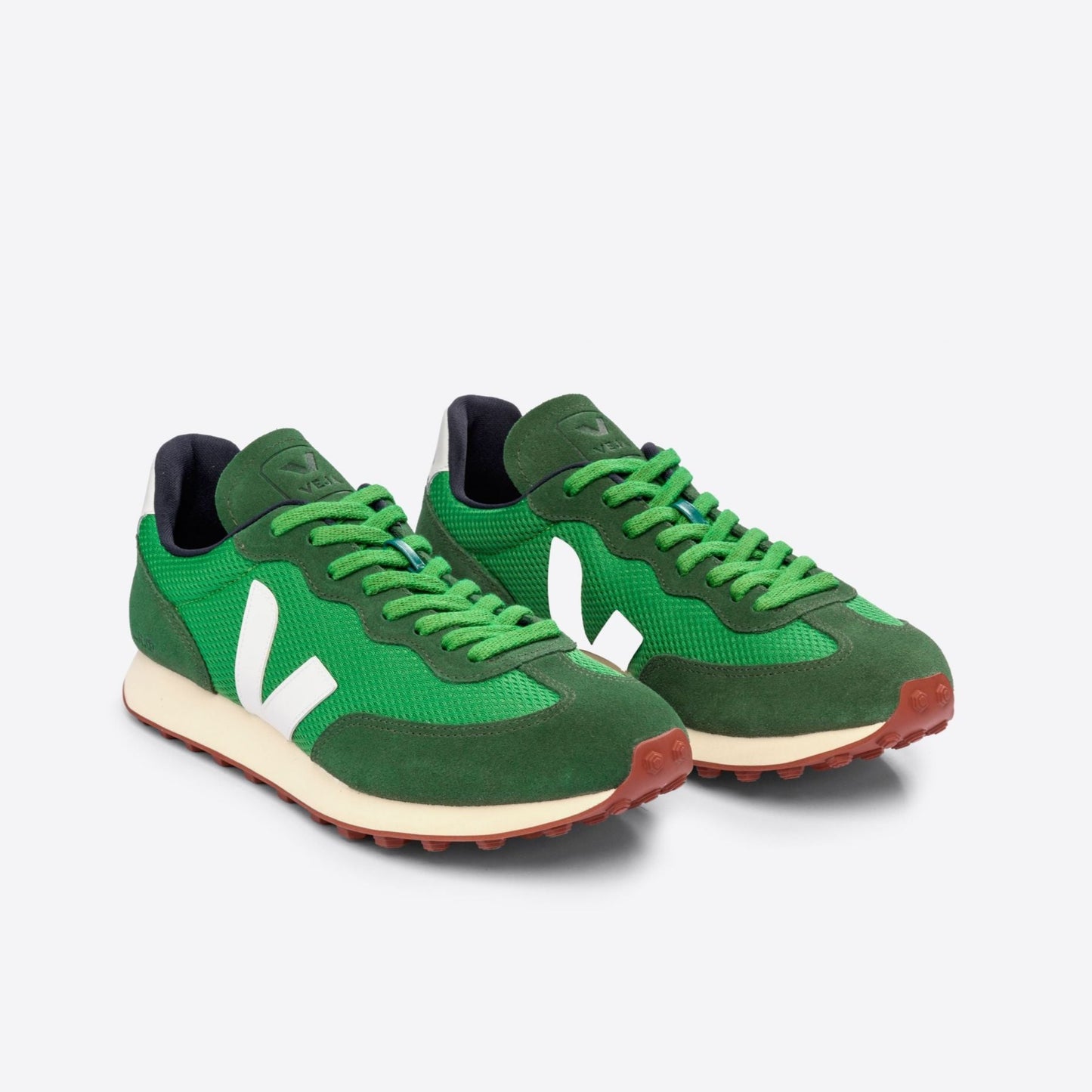 VEJA Rio Bronca Alveomesh Sneakers | Emeraude White