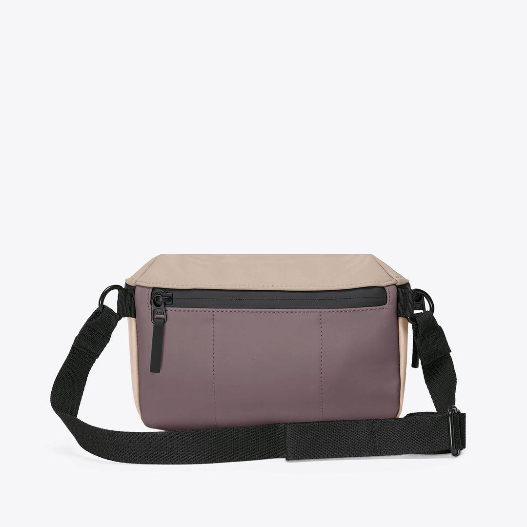Ucon Acrobatics Jona Medium Bag | Nude/Light Apricot