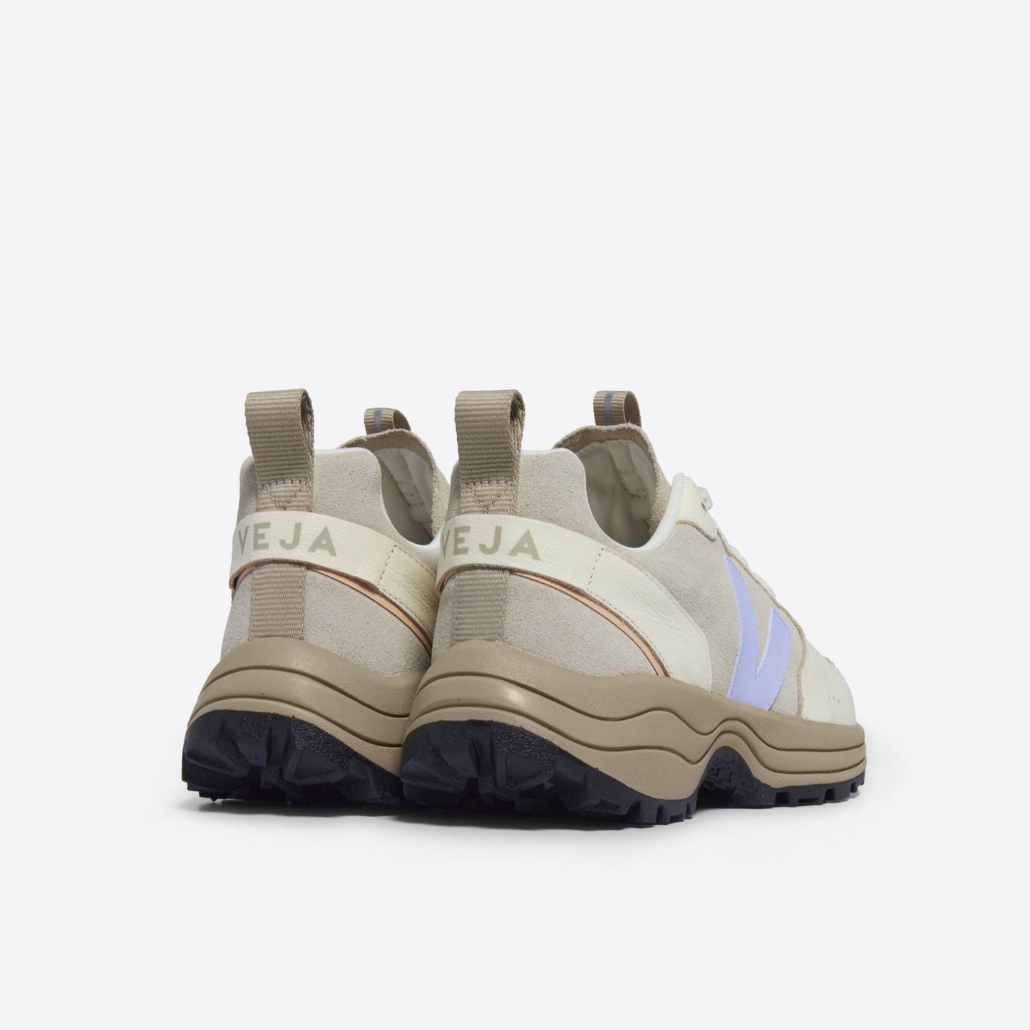 VEJA Venturi Suede | Almond Swan