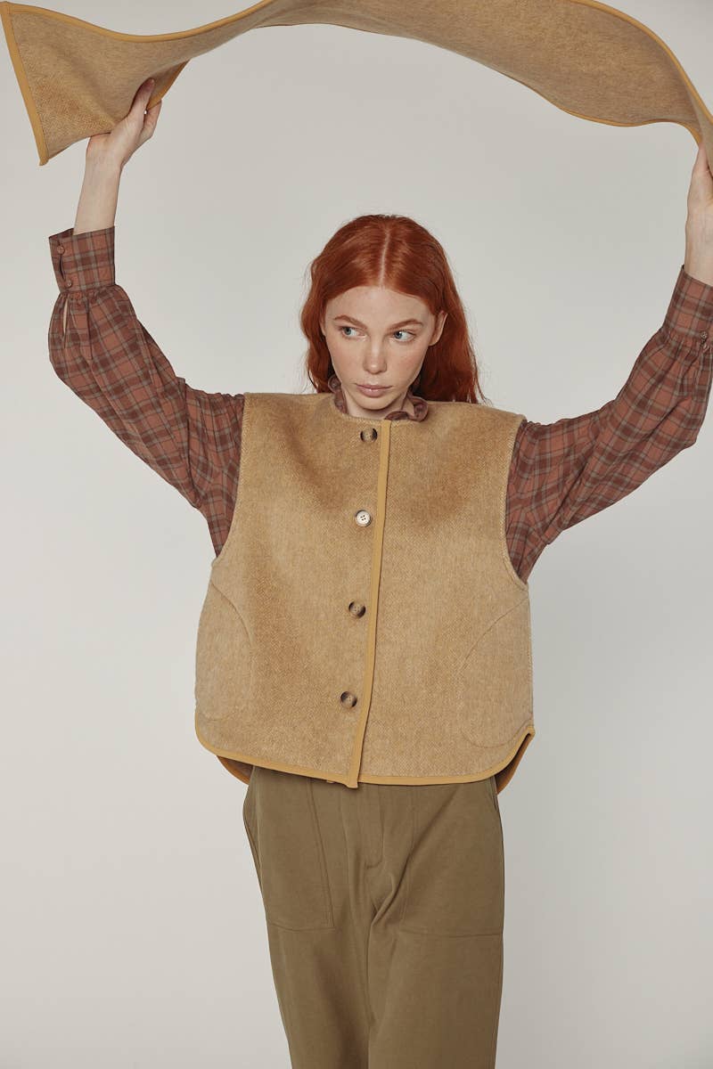 Wool-blended scarf vest: Cashews / Solid / M/L