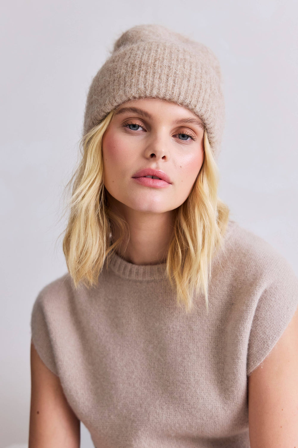 ARCTIC FOX The Alpaca Beanie - Iced Taupe - FW25