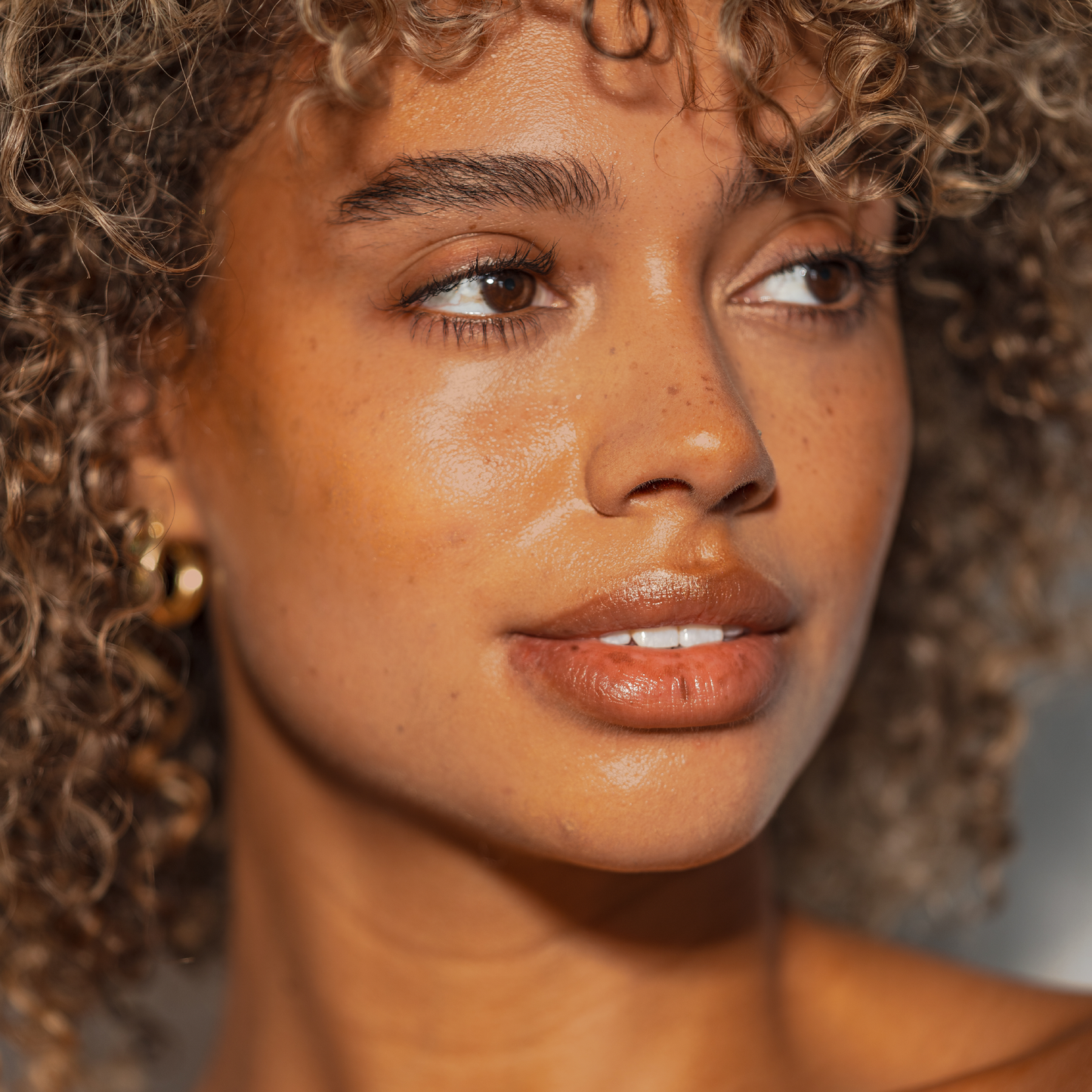 Dolce Glow by Isabel Alysa Contour Self-Tanning Sculpt + Glow