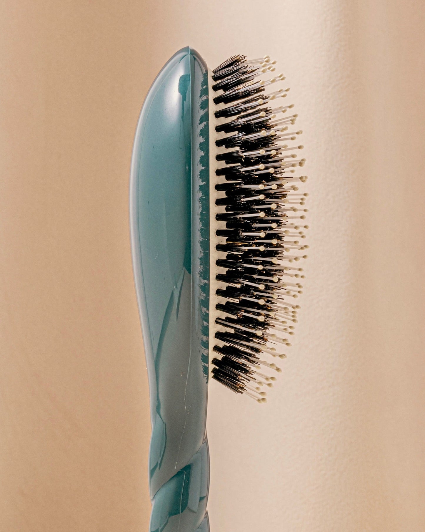 LA BONNE BROSSE N.03 The Gentle Scalp Care Hairbrush