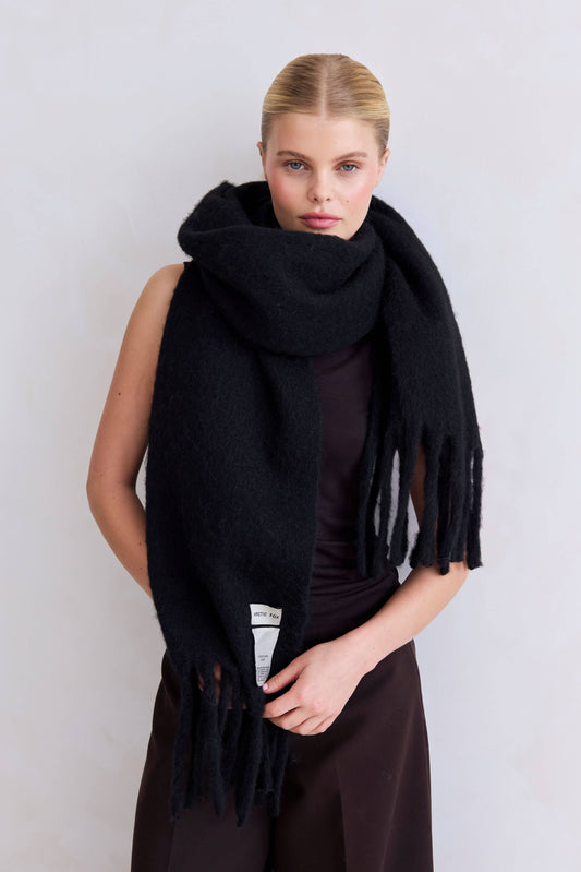 ARCTIC FOX The Reykjavik Scarf with RWS Wool - Black - FW25