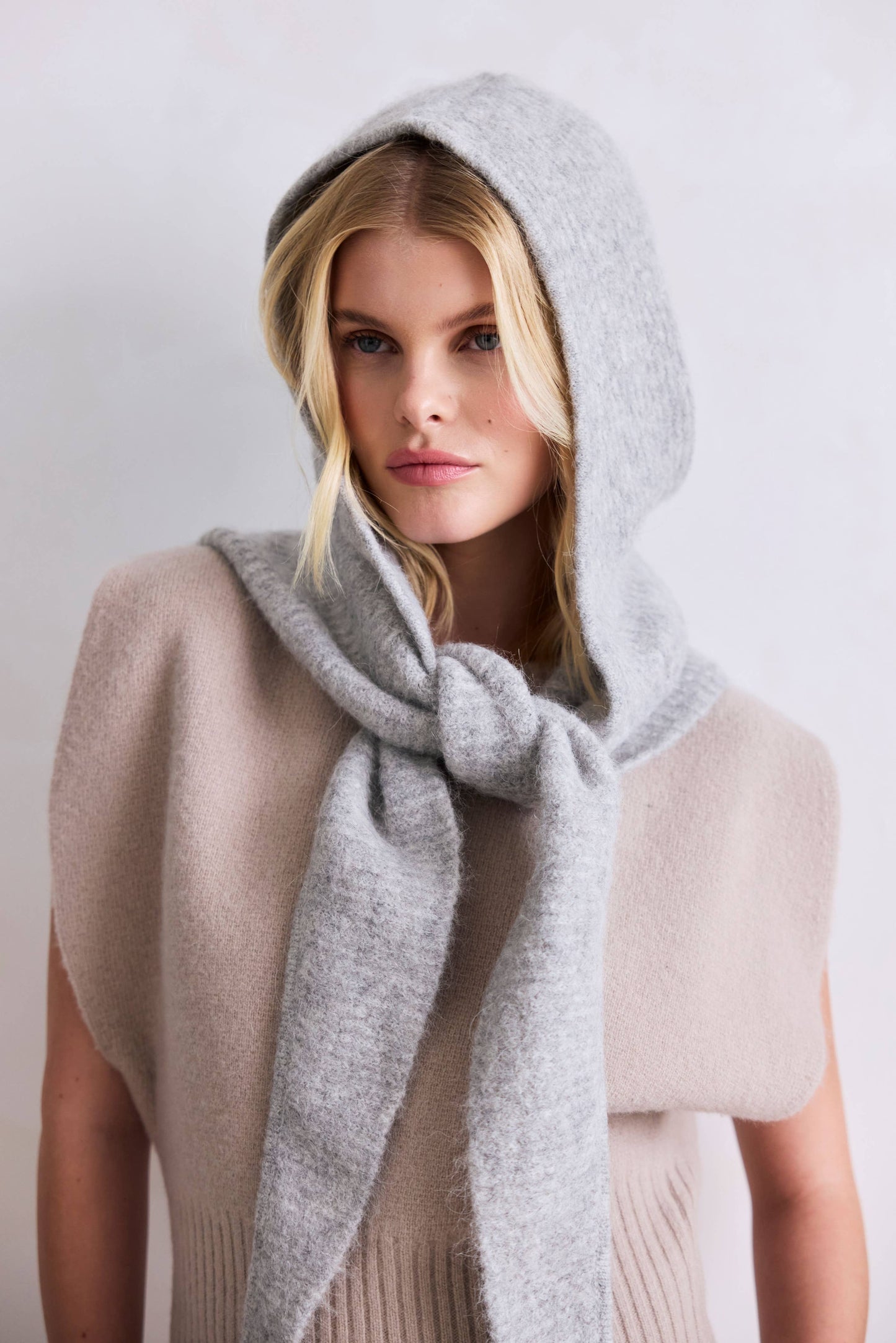 ARCTIC FOX The Alpaca Hooded Scarf - Blizzard Grey - FW25