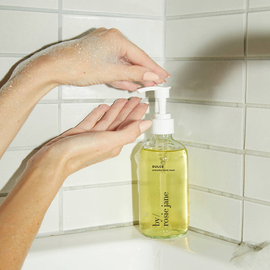 DULCE Everyday Body Wash with vanilla