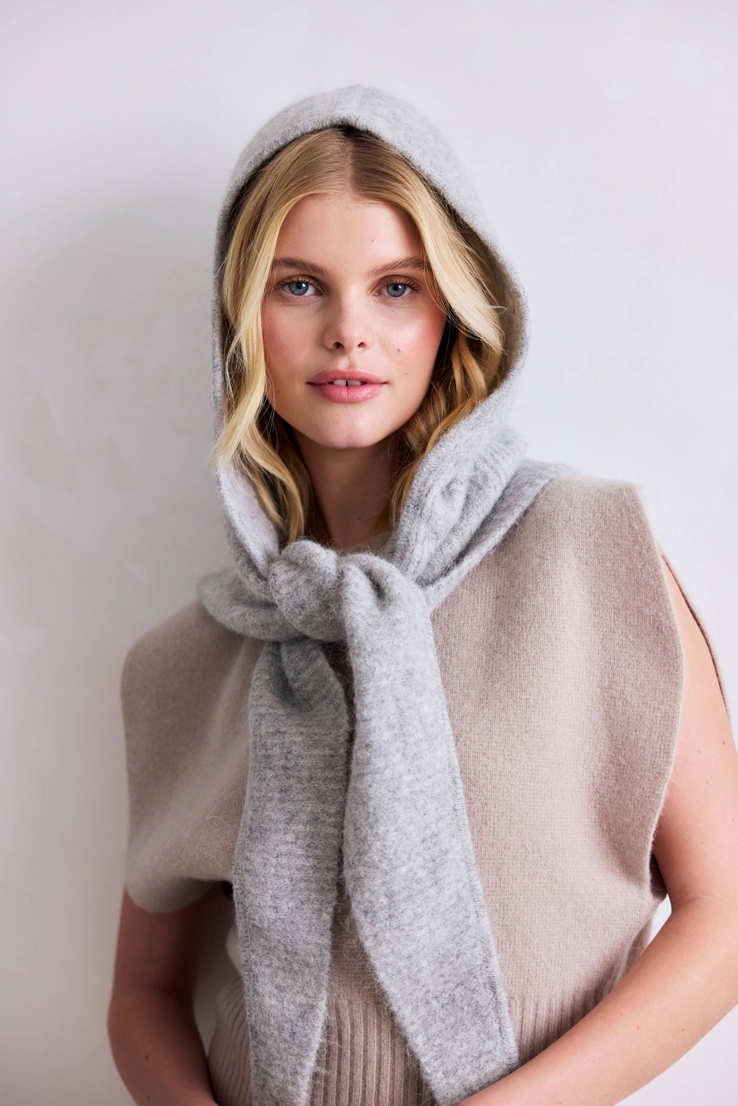 ARCTIC FOX The Alpaca Hooded Scarf - Blizzard Grey - FW25