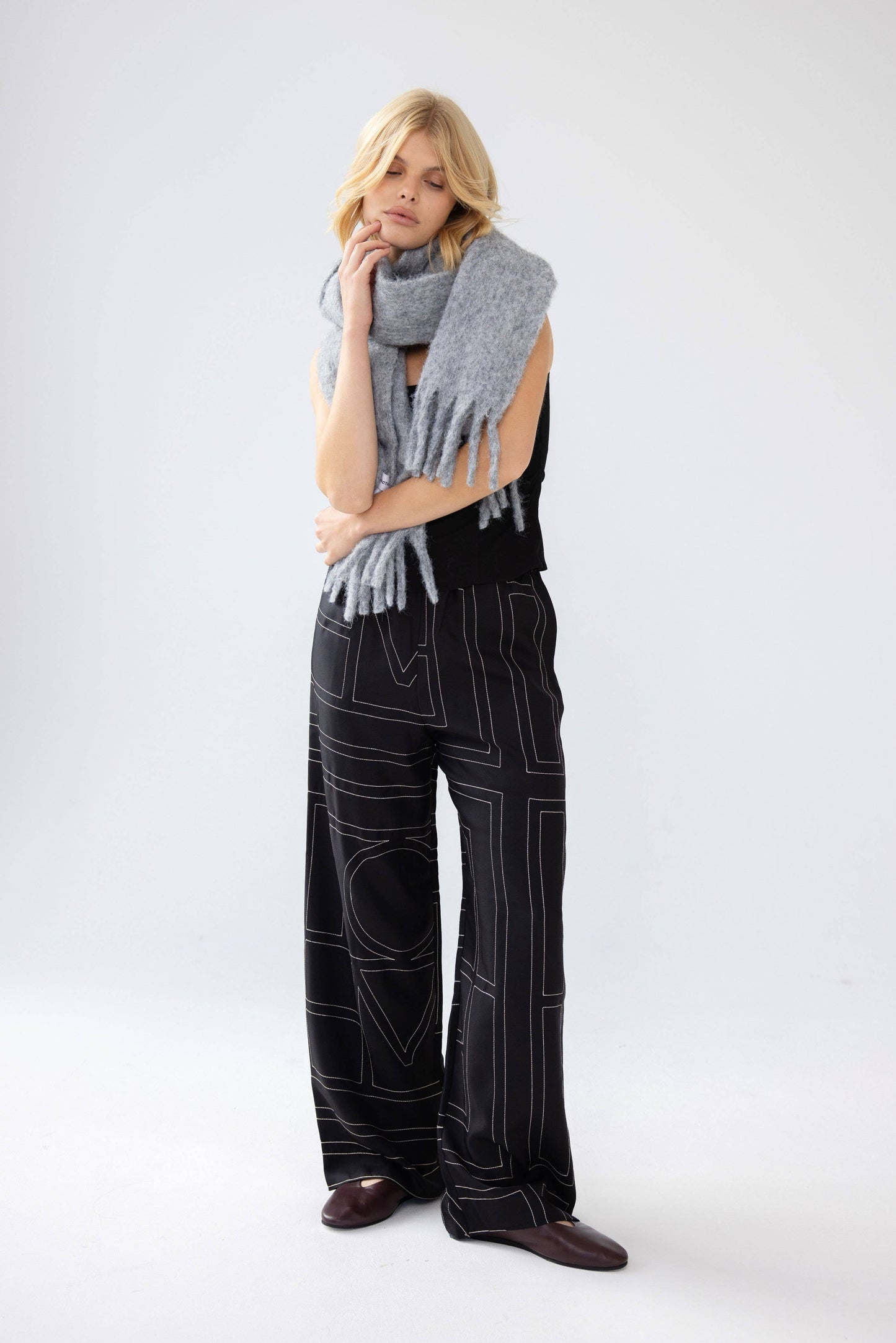 ARCTIC FOX The Reykjavik Scarf with RWS Wool - Grey - FW25