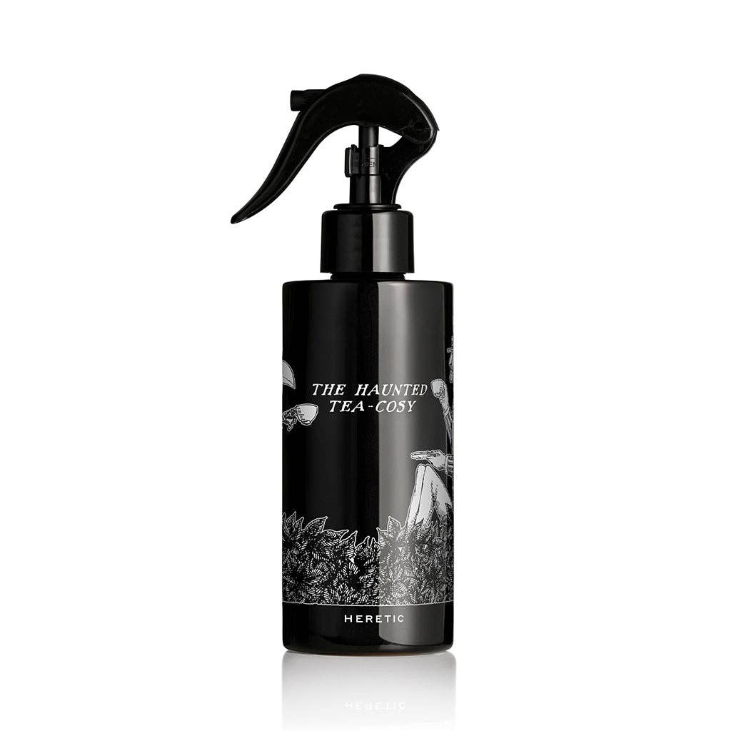 HERETIC PARFUM THE HAUNTED TEA-COSY ROOM SPRAY: 200ML