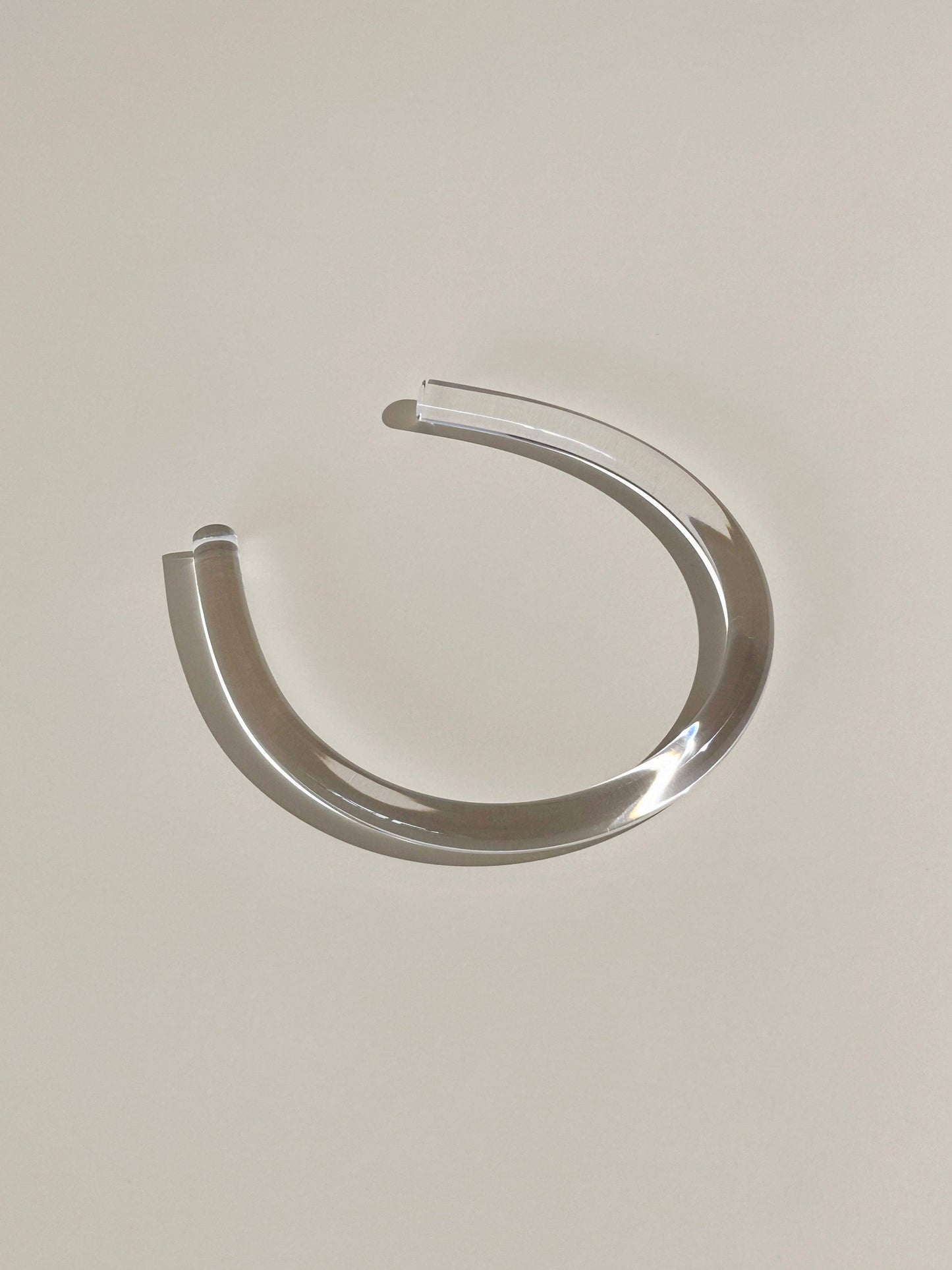 Horseshoe Necklace: Clear / SML