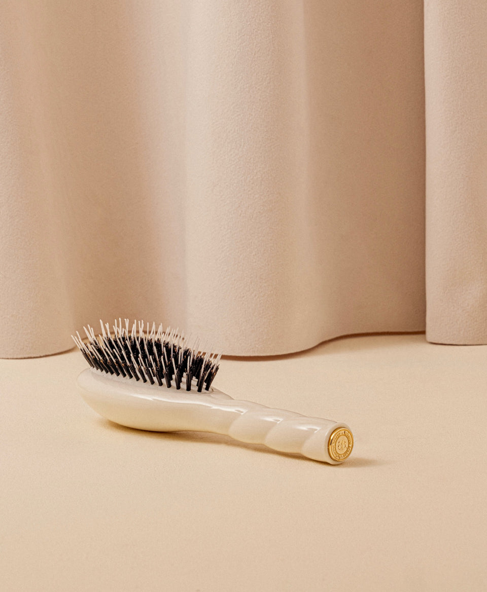 LA BONNE BROSSE N. 02 The Small Care & Detangling Brush