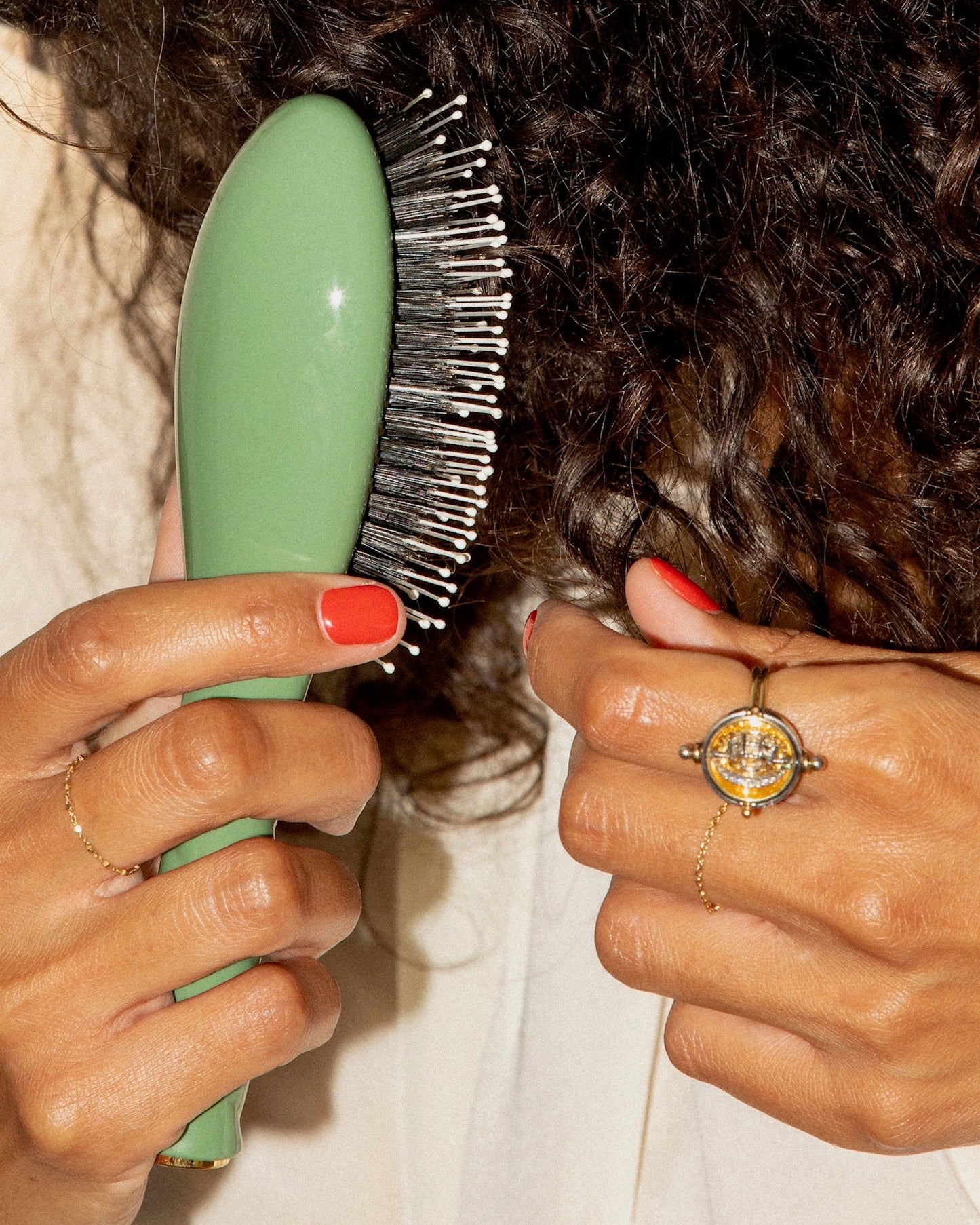 LA BONNE BROSSE N.03 The Small Gentle Scalp Care Hairbrush