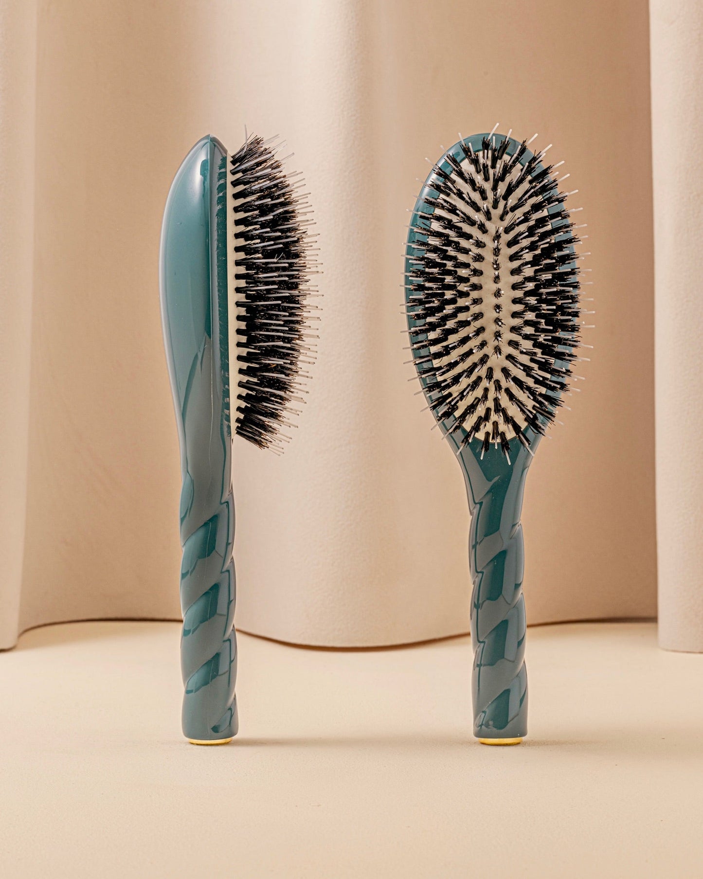LA BONNE BROSSE N.02 The Essential Detangling & Conditioning Brush
