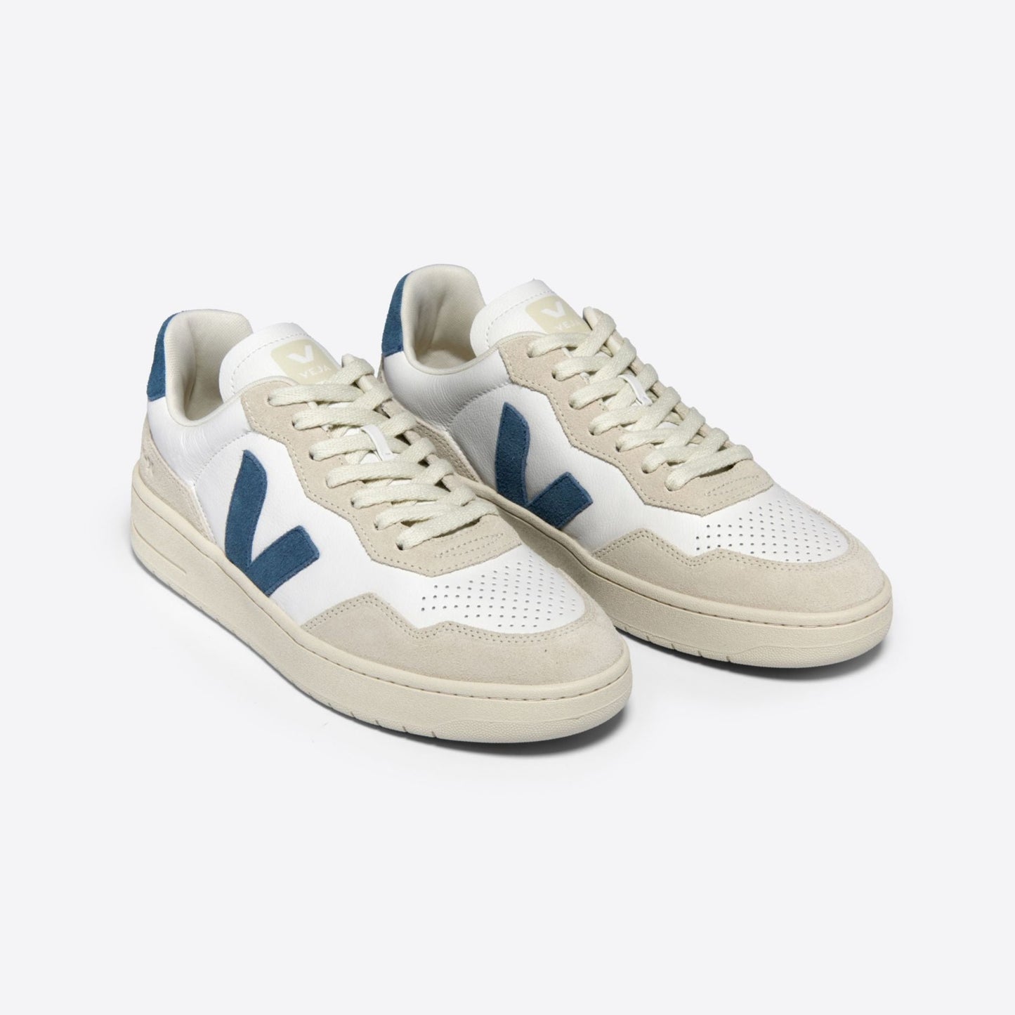 VEJA V-90 Leather | Extra-White California