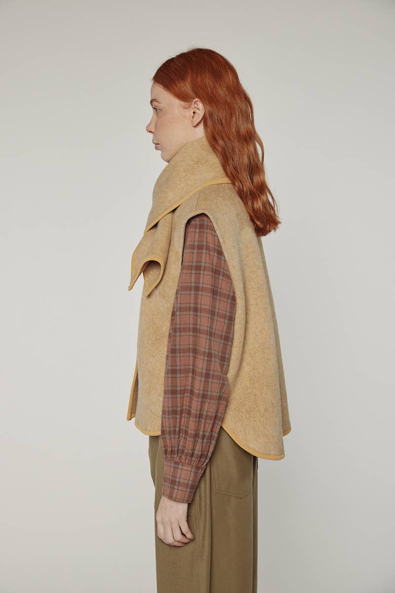 Wool-blended scarf vest: Cashews / Solid / XS/S