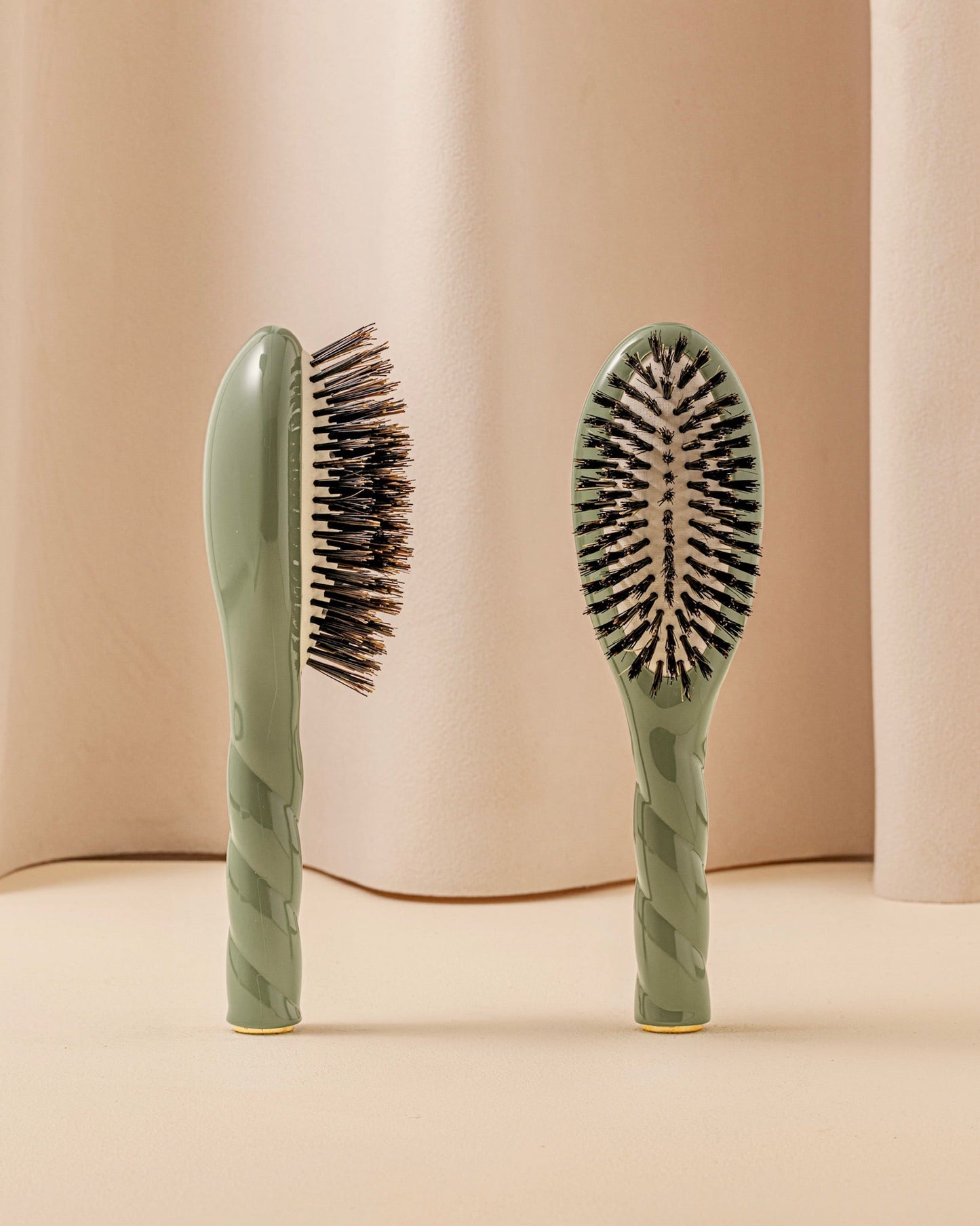 LA BONNE BROSSE N.01 The Small Universal Shine & Care Brush