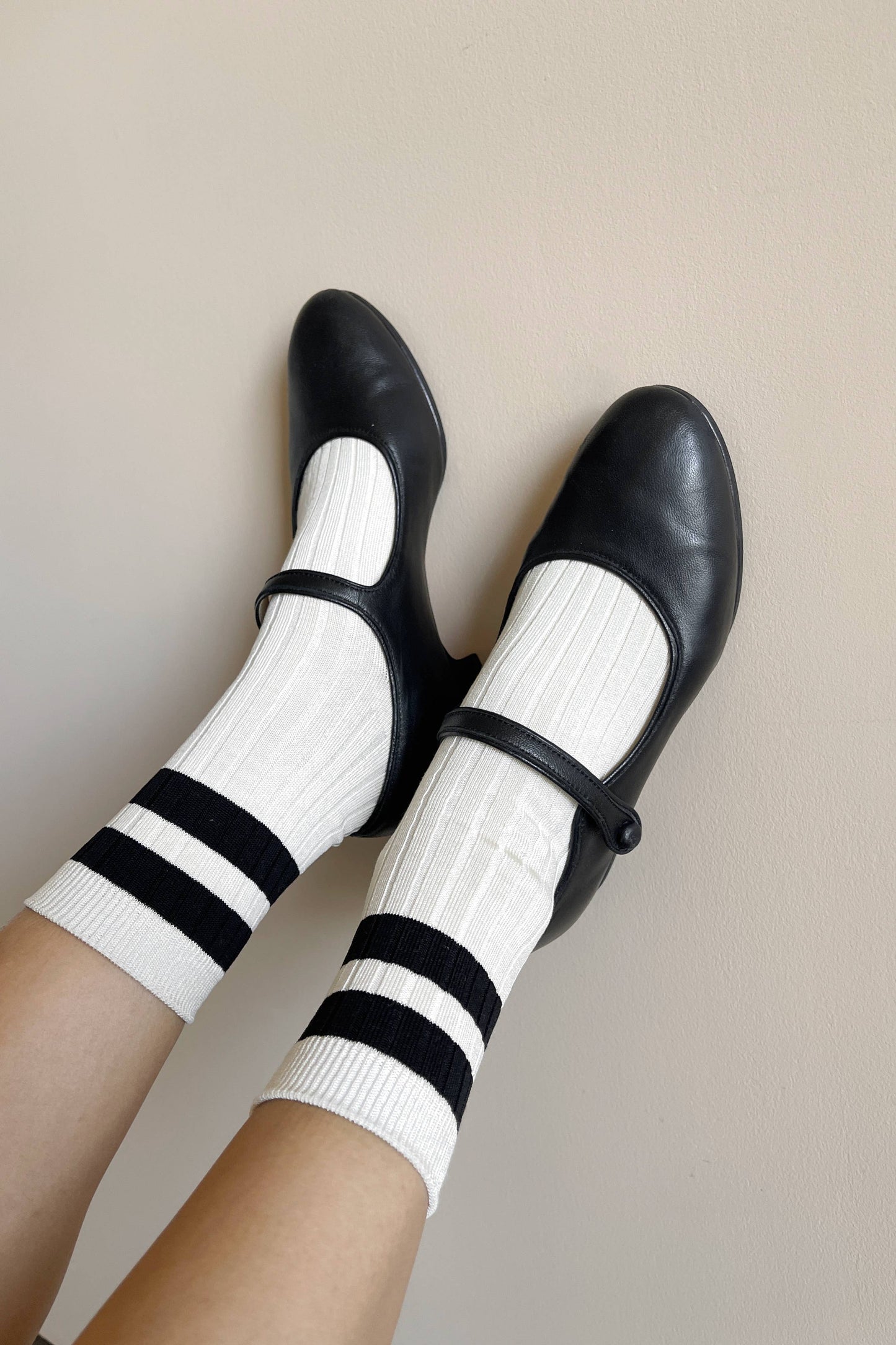 LE BON SHOPPE | Her Socks - Varsity: Black