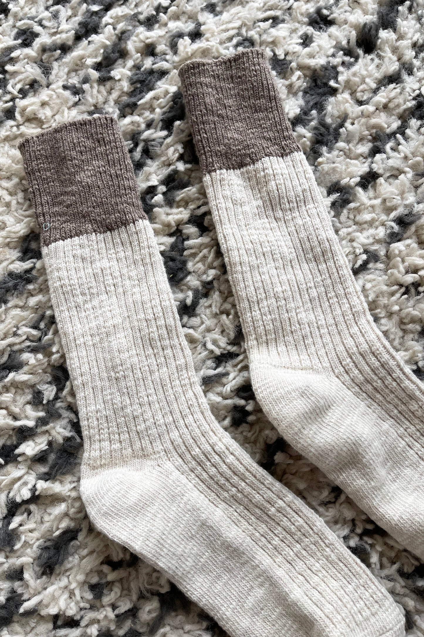 LE BON SHOPPE Color Block Cottage Socks | White Linen/Ht. Grey