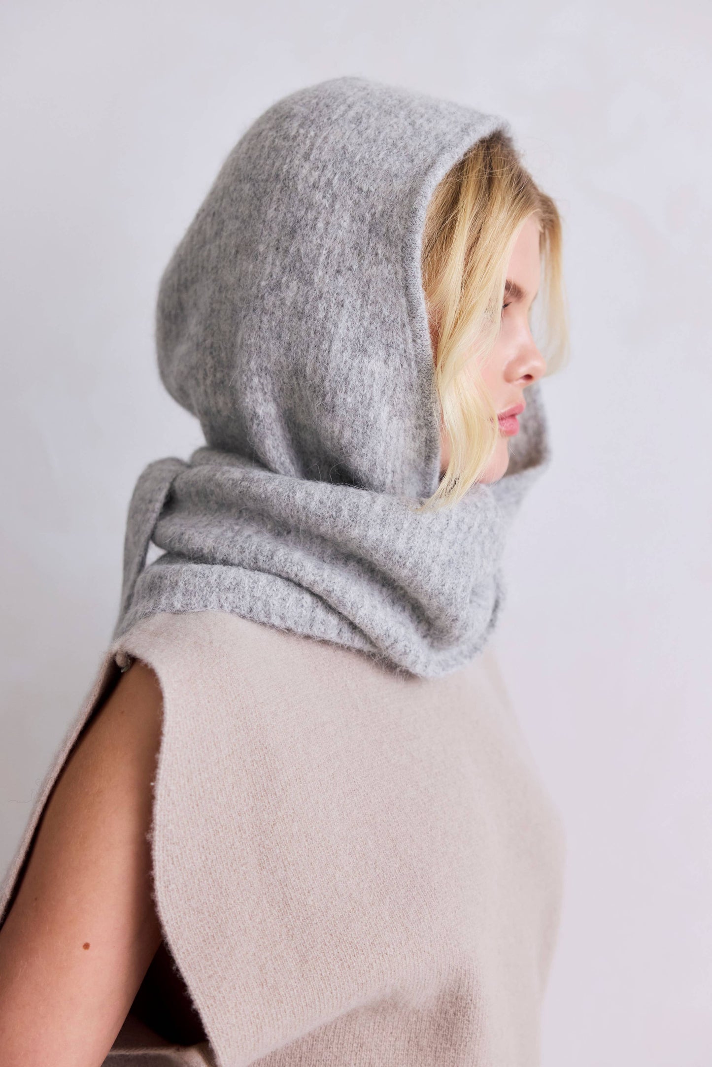 ARCTIC FOX The Alpaca Hooded Scarf - Blizzard Grey - FW25