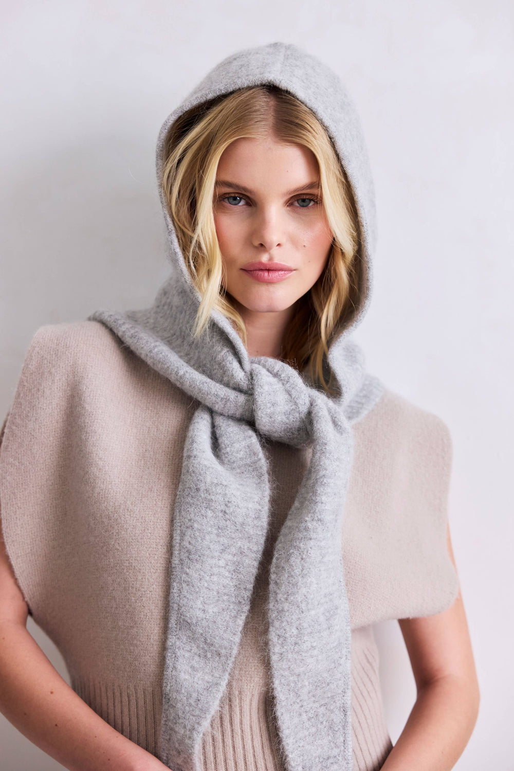 ARCTIC FOX The Alpaca Hooded Scarf - Blizzard Grey - FW25