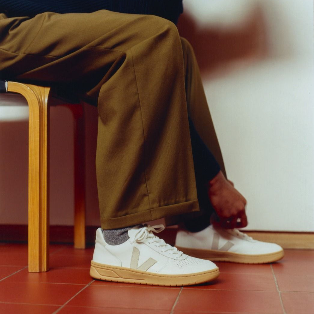 VEJA V-10 Leather | White Natural